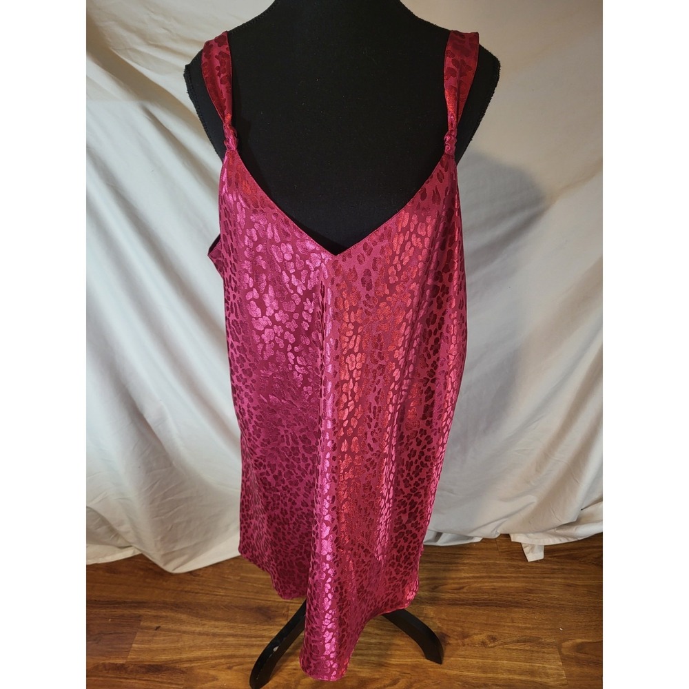 Vintage NWT Valerie‎ Stevens Pink Size 1X Satin Nightgown